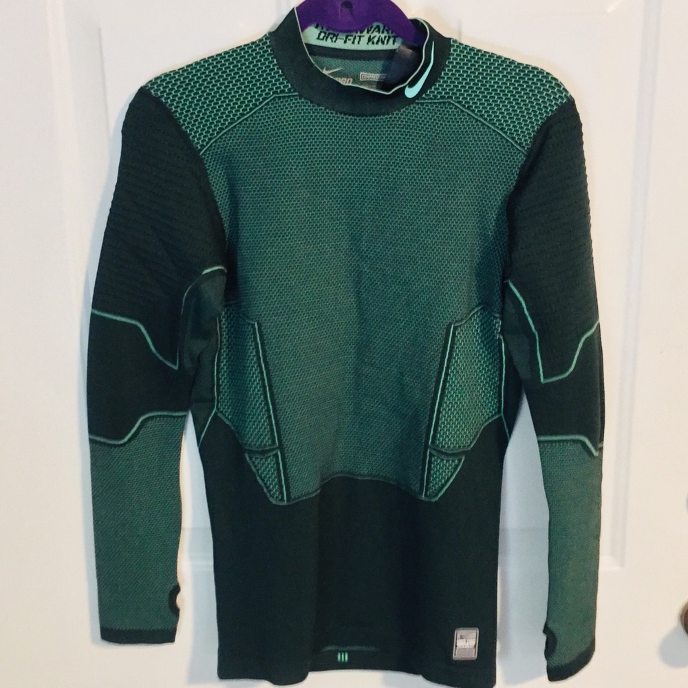 NIKE PRO Combat Hyperwarm Thumbhole Long sleeve